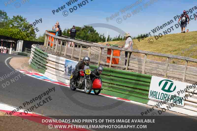 Vintage motorcycle club;eventdigitalimages;mallory park;mallory park trackday photographs;no limits trackdays;peter wileman photography;trackday digital images;trackday photos;vmcc festival 1000 bikes photographs